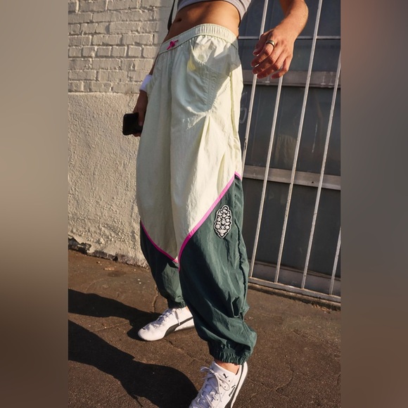 NWOT! FP Free People Movement Freeflow Pants Sz XS - Picture 1 of 4